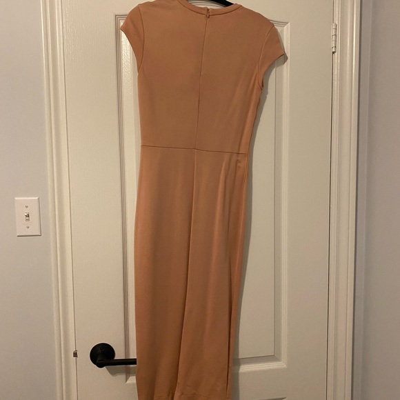 H&M trend dress- Size 8 - Beize - Bodycon style - Picture 2 of 3
